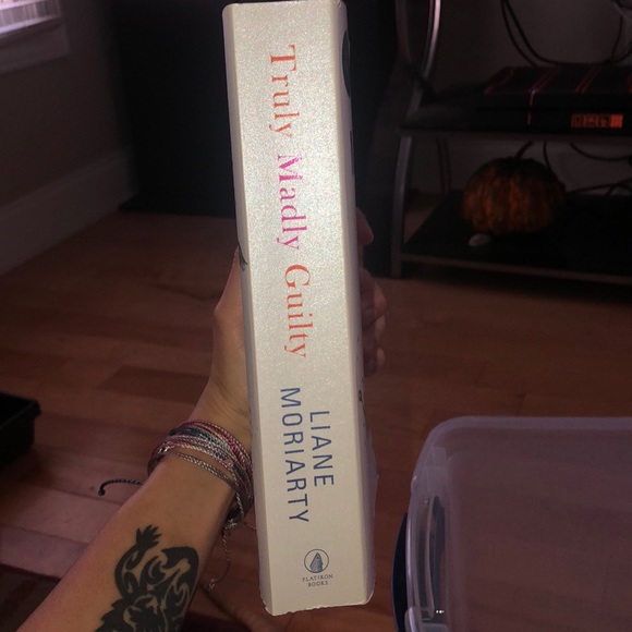 4/$20 Book😚 - Picture 4 of 5